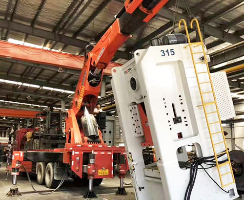 金华金东附近随车吊出租，轻松解决运输难题